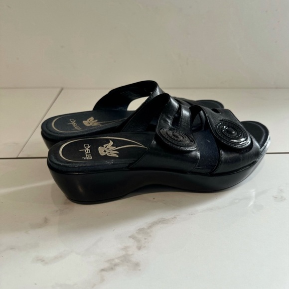 Dansko Dixie Swirl Black Leather Sandals Size 37 / US 7 - Picture 2 of 7